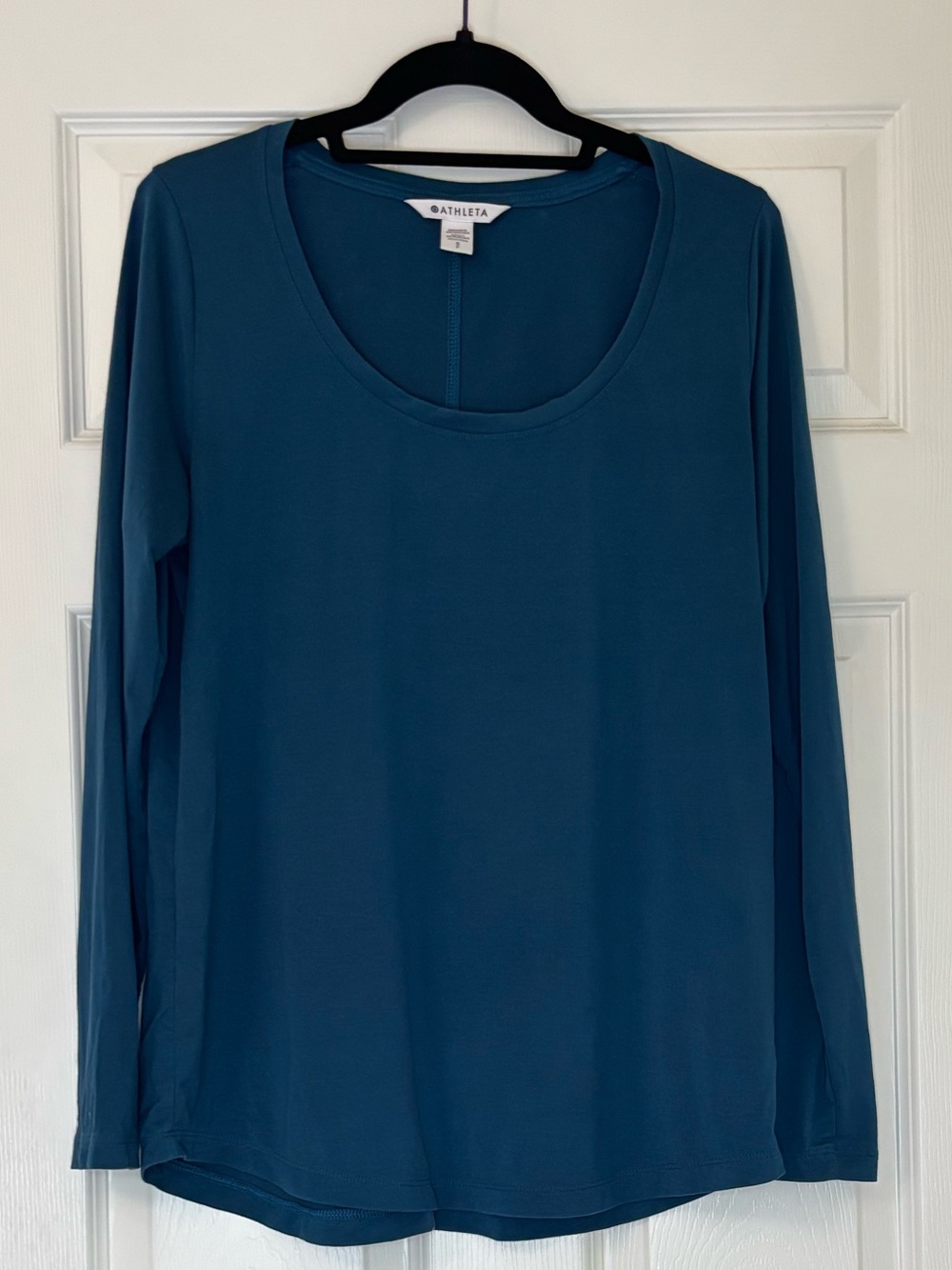 Athleta Stratus II Scoop Neck Long Sleeve Top